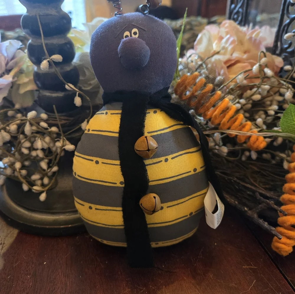 Primitive bowl filler bumble bee - Picture 1 of 3